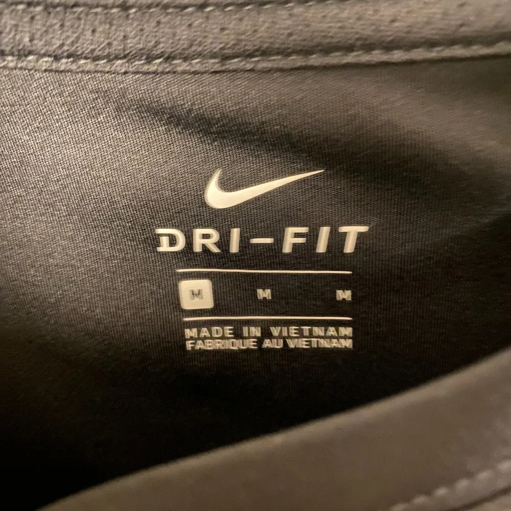 Nike Boys Shirt Medium Black Dri-Fit Long Sleeve Athletic Training Graphic Top